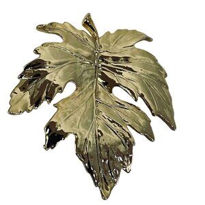 Vintage Brooch Pin Oak Leaf Pink Brass Gold Tone Autumn Winter Scallop Edges 2'‎
